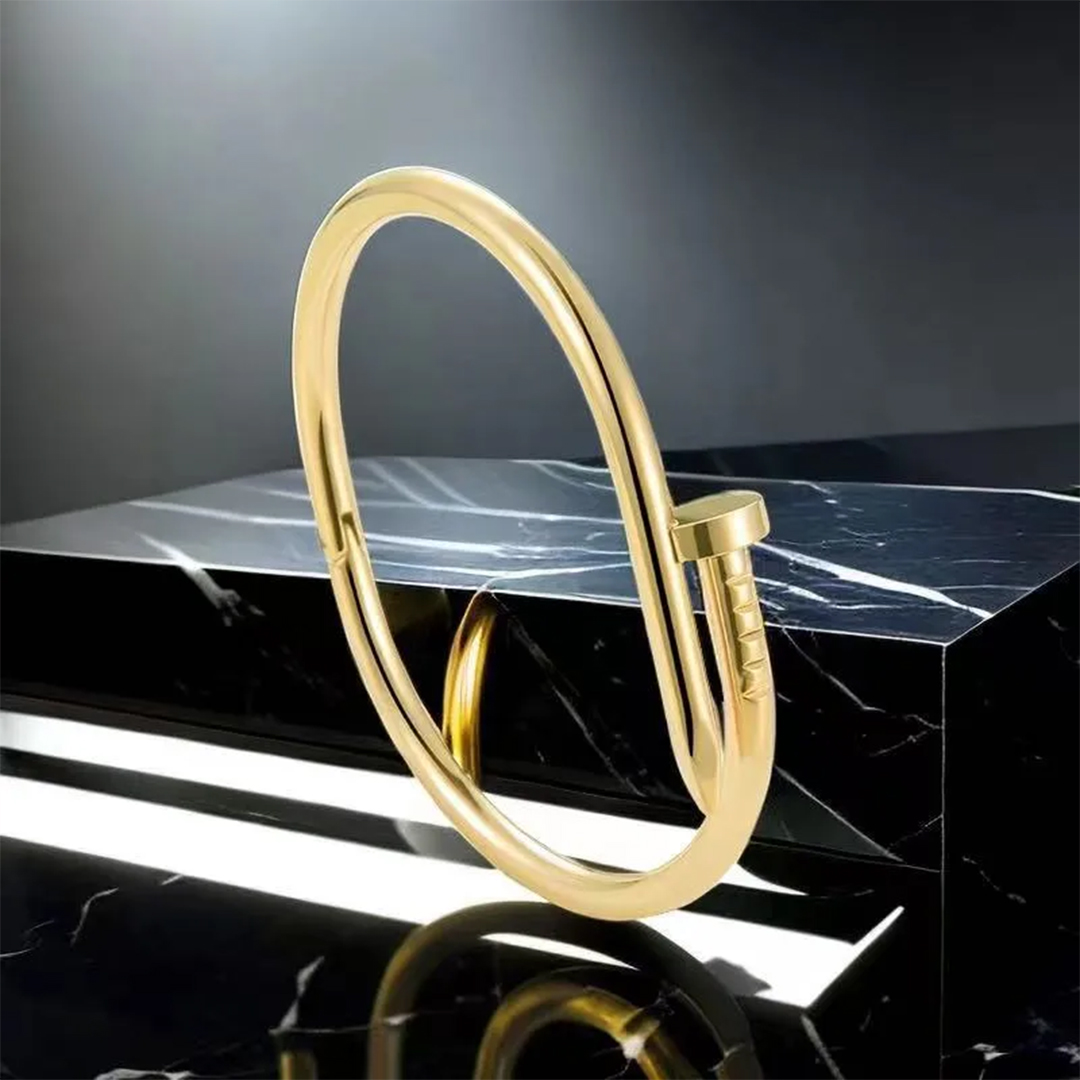 30 B-D-8 A Nail Bracelet Gold