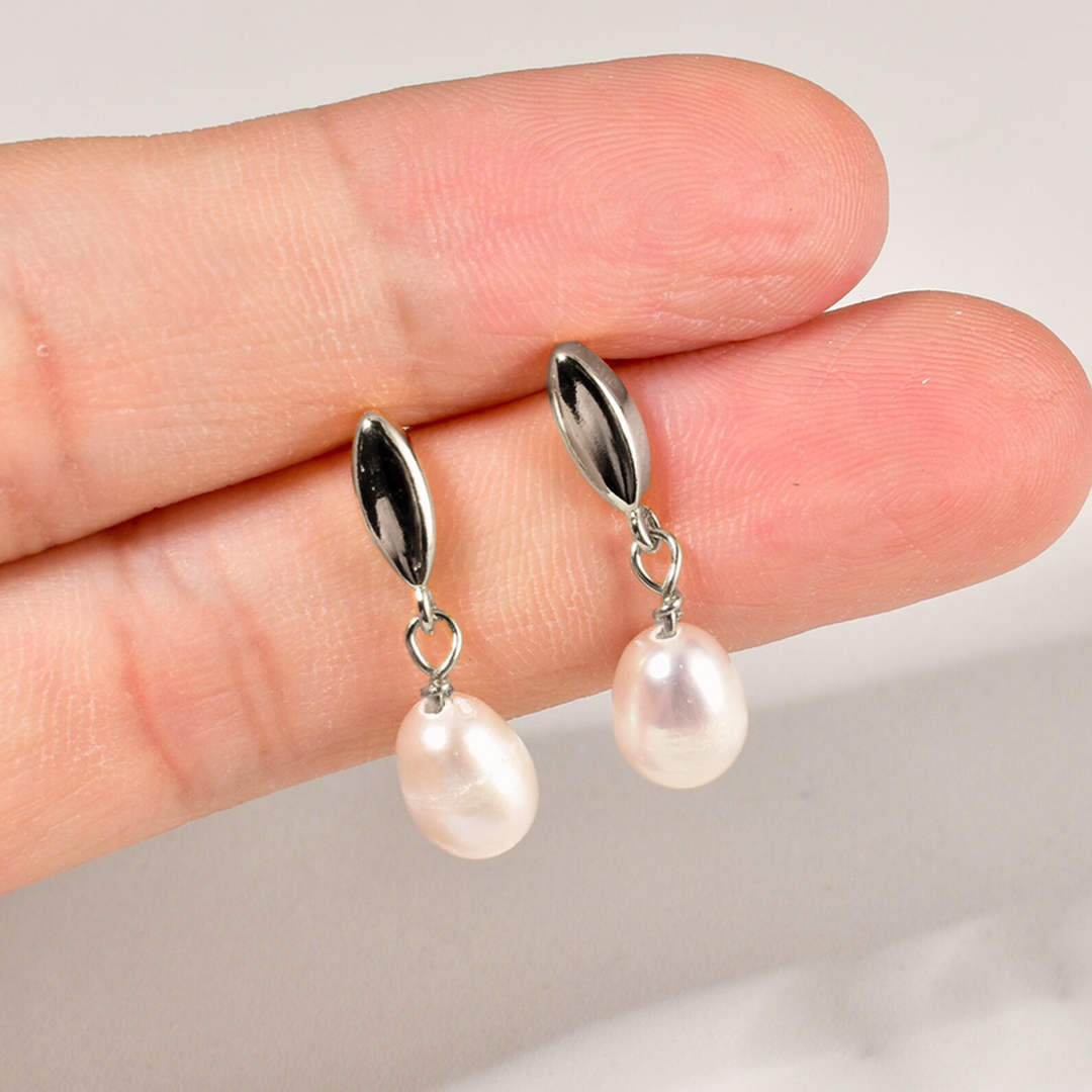 Pearl Oval Drop