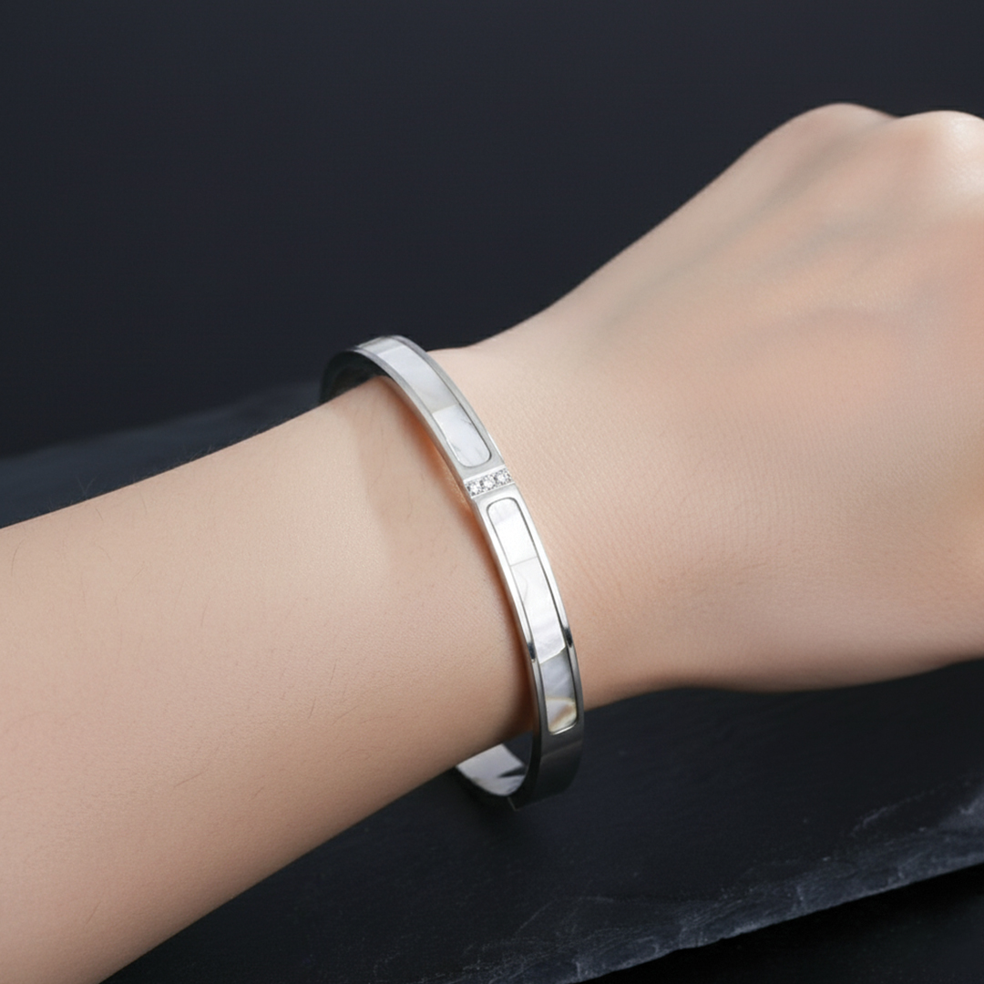 Classic Bangle - Pearl Shell